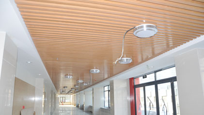 鋁扣板吊頂?shù)氖┕すに嚨陌藗€(gè)步驟 鋁扣板吊頂?shù)氖┕すに嚨陌藗€(gè)步驟